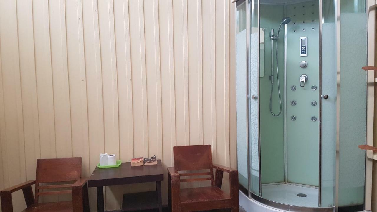 The Midtown Hotel And Cafe Trang Buitenkant foto